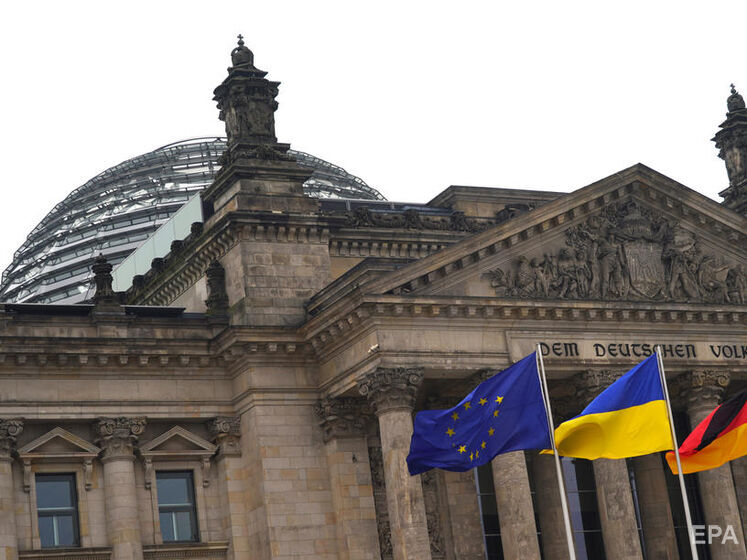50% немцев считают, что Германия должна решительно поддерживать Украину, 43% не хотят провоцировать РФ – опрос