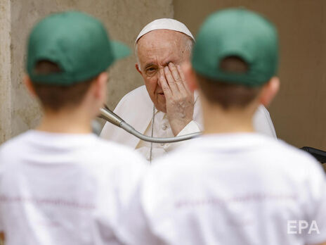 Папа Франциск заявив, що хоче поїхати в Україну, але має дочекатися слушного моменту, щоб не нашкодити
