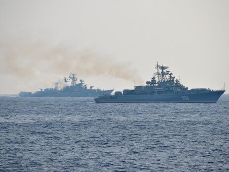 Угруповання російських кораблів у Чорному морі відкинули від українського берега на понад 100 км – ВМС