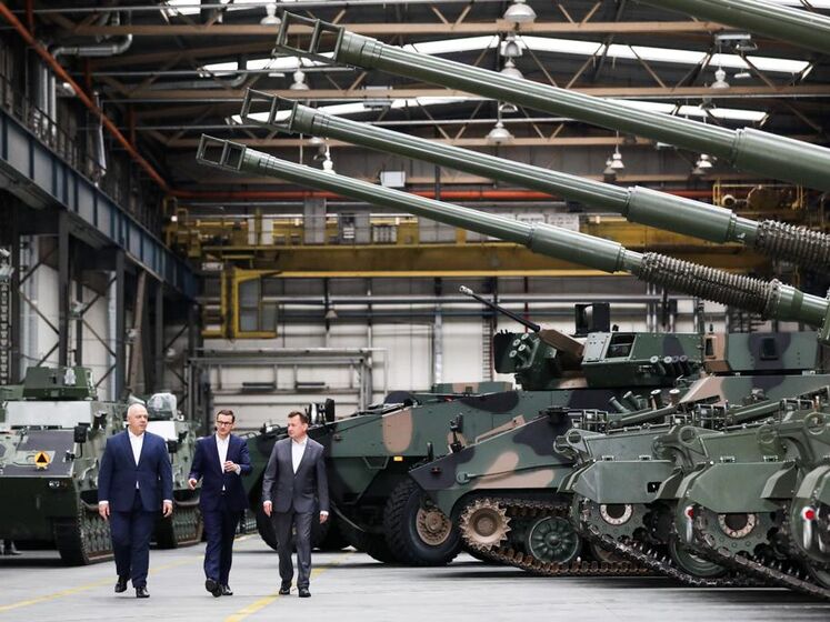Прем'єр Польщі оголосив про підписання великого контракту на постачання "важливої на полі бою" зброї Україні