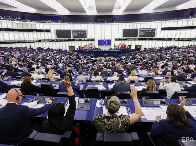 Европарламент призвал предоставить Украине статус кандидата на вступление в ЕС