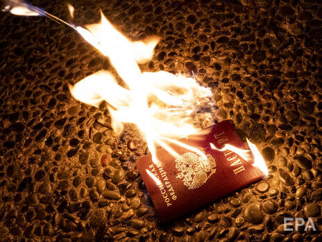 Оккупанты принуждают украинских граждан в Луганской области получать российские паспорта – волонтер