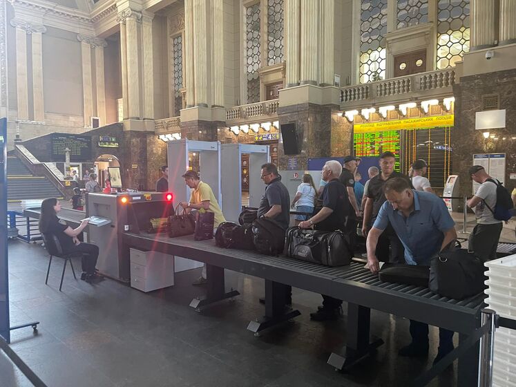 В Киеве на вокзале установили металлоискатели для проверки багажа пассажиров, на очереди – другие города-миллионники