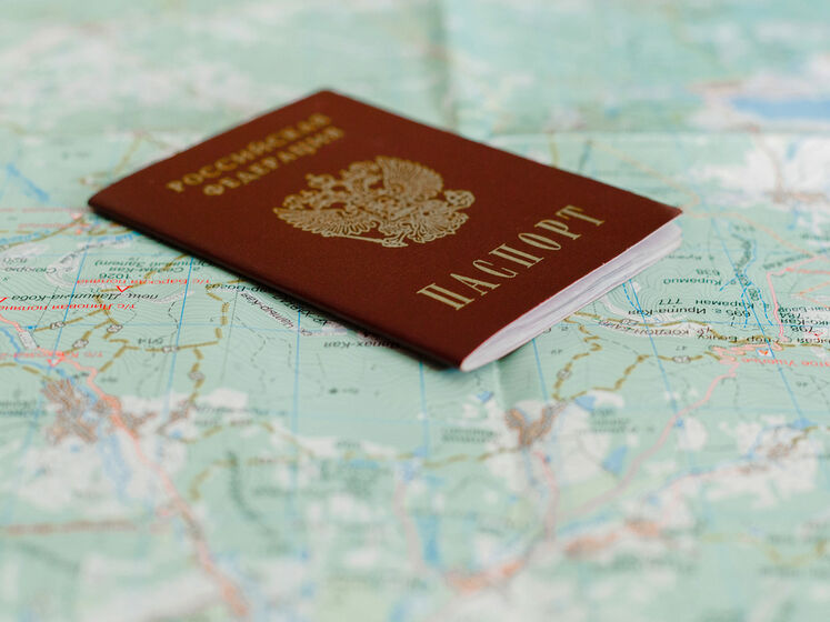 Зеленський про роздавання українцям паспортів РФ: Більше схоже на спробу отримати квиток для втечі