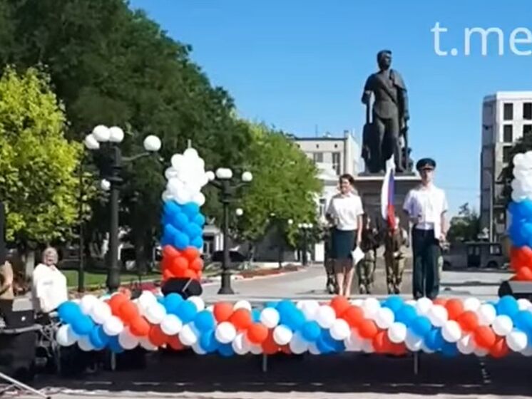 Оккупанты свозили в Херсон массовку, имитируя празднование Дня России – местная жительница