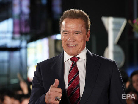 74-річний Шварценеггер показав тренування в залі