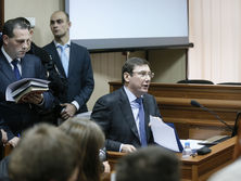 Луценко объявил Януковичу о подозрении в госизмене. Главное за день