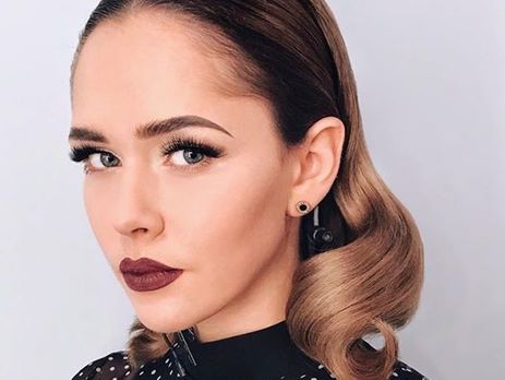 Вокалистка The Hardkiss Санина снялась с сыном в его детской комнате