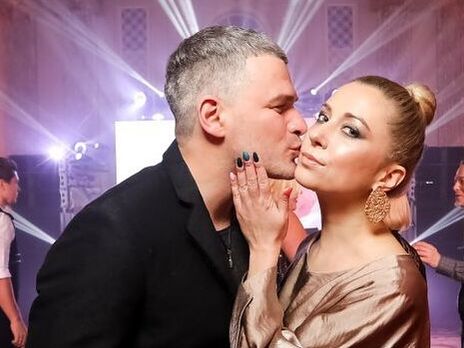 Матвиенко показала фото со свадьбы с Мирзояном. На снимках присутствуют Винник и родители невесты