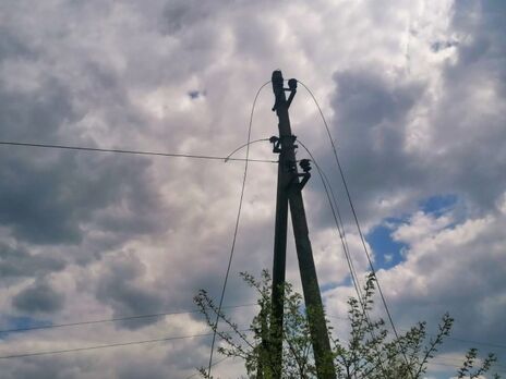 Меньше чем за сутки энергетики смогли вернуть свет в 15 тысяч домов в зоне боевых действий – ДТЭК