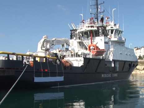 Украинские военные в Черном море поразили российский буксир, который вез оккупантов и вооружение на Змеиный – ВМС ВСУ