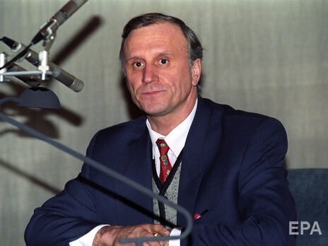 76-летний Бурбулис (фото сделано в 1993 году) не болел и "прекрасно себя чувствовал", заявил его пресс-секретарь