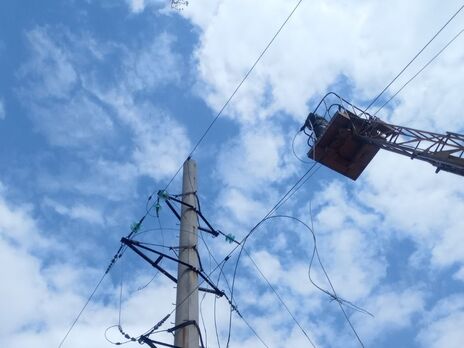 Енергетики ДТЕК Ахметова за тиждень повернули світло у 120 тис. будинків у зоні бойових дій