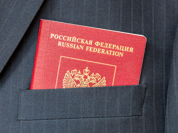 У Бердянську окупанти створюють штучні черги нібито по російські паспорти – ГУР Міноборони України