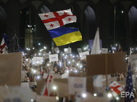 В Тбилиси прошла многотысячная акция в поддержку евроинтеграции Грузии, протестующие обратились к власти: 