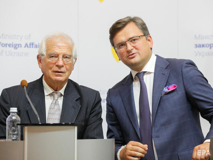 Кулеба обговорив із Боррелем надання Україні статусу кандидата у члени ЄС та російську агресію