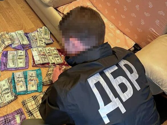 В Украине ликвидировали группировку, которая под контролем спецслужб РФ сбывала наркотики украинским бойцам &ndash; ГБР