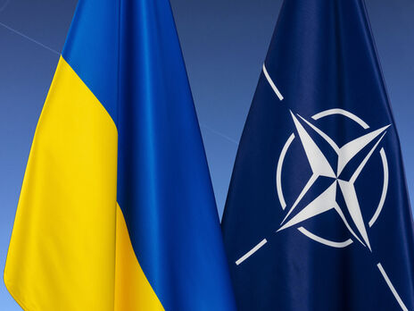 Украина готова рассмотреть прямые гарантии безопасности от разных стран как альтернативу членству в НАТО, отмечал глава фракции "Слуга народа" в Раде Арахамия