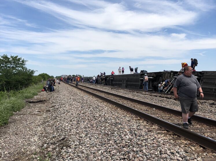 У США потяг зійшов із рейок. Троє людей загинули, ще 50 постраждали