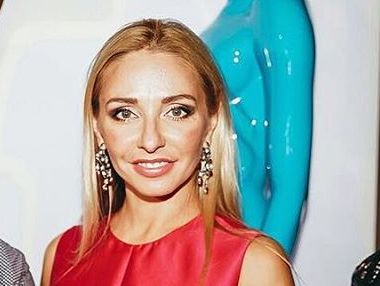 Навка в свадебном платье показала свою маму