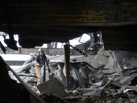 Спасатели обнаружили еще пять фрагментов тел под завалами ТРЦ в Кременчуге – ГСЧС