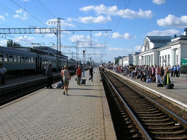 Окупанти з 1 липня планують запустити потяг з окупованого Криму до Мелітополя. Мер назвав причину