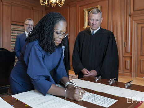 У США вперше членом Верховного суду стала темношкіра жінка