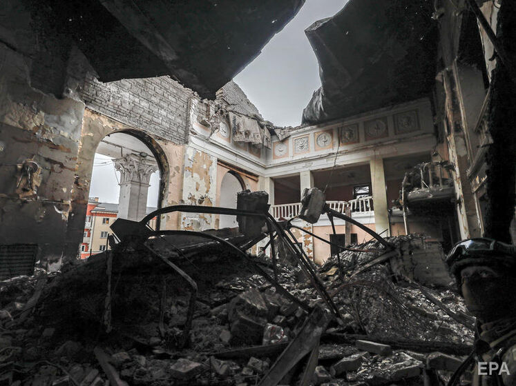 "Явний воєнний злочин". Amnesty International підтвердила, що Росія умисне атакувала драмтеатр Маріуполя
