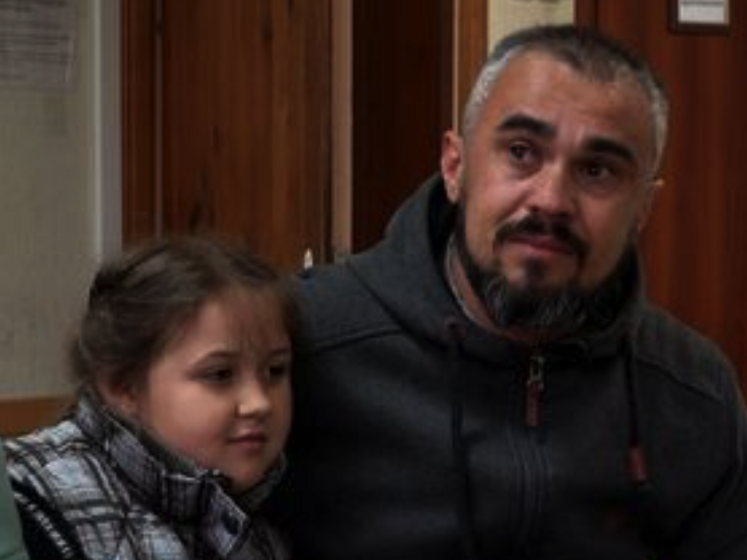 Із Херсона до Києва. Історія переселенців, яку розповів Фонд Ріната Ахметова