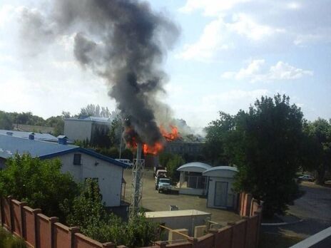 По данным страткома ВСУ, после попадания возник пожар в казарме российских военных