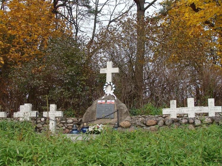 У Білорусі зруйнували цвинтар польських військових. У МЗС Польщі заявили, що це 
