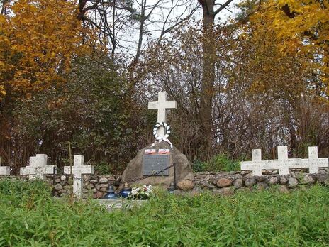 В Польше сообщили, что кладбище "сровняли с землей"