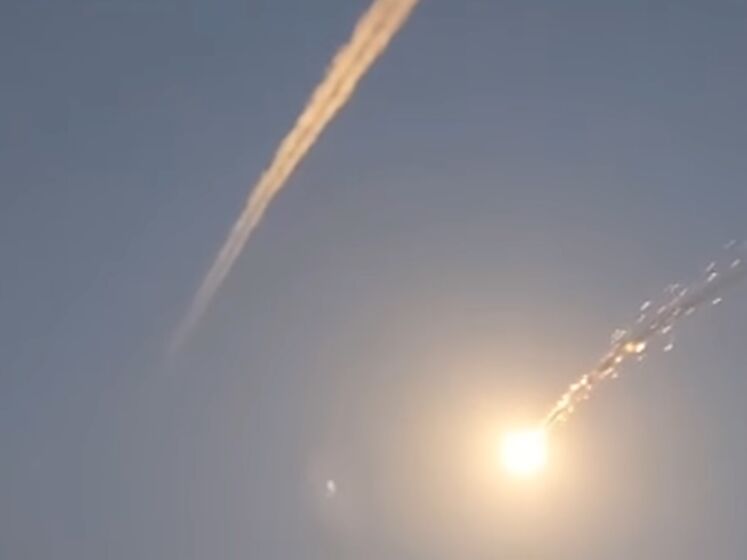 Командування Повітряних сил ЗСУ показало, як ППО збивала ракети РФ, спрямовані на Дніпро та область. Відео