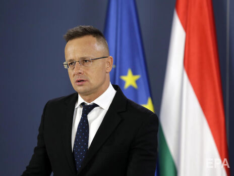 Угорщина не постачає зброї в Україну, щоб не наражати на небезпеку угорців, які проживають на Закарпатті – Сіярто