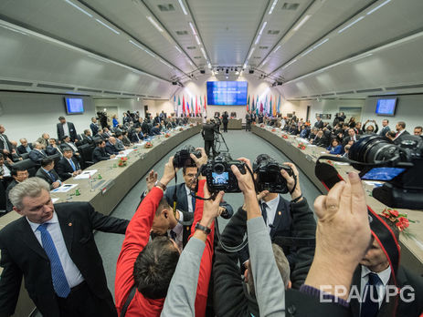 ОПЕК договорилась о снижении добычи нефти с 1 января 2017 года