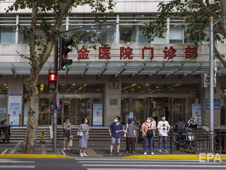 В Шанхае неизвестный с ножом напал на людей в детской больнице, есть пострадавшие