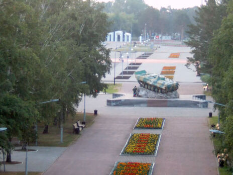 У Свердловській області на військовому пам'ятнику напис 