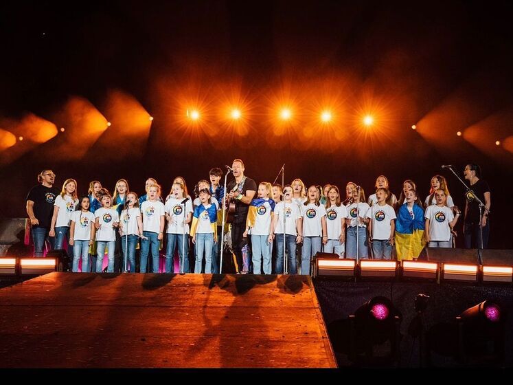 Coldplay на своем концерте в Берлине спела вместе с детьми из Днепра. Видео