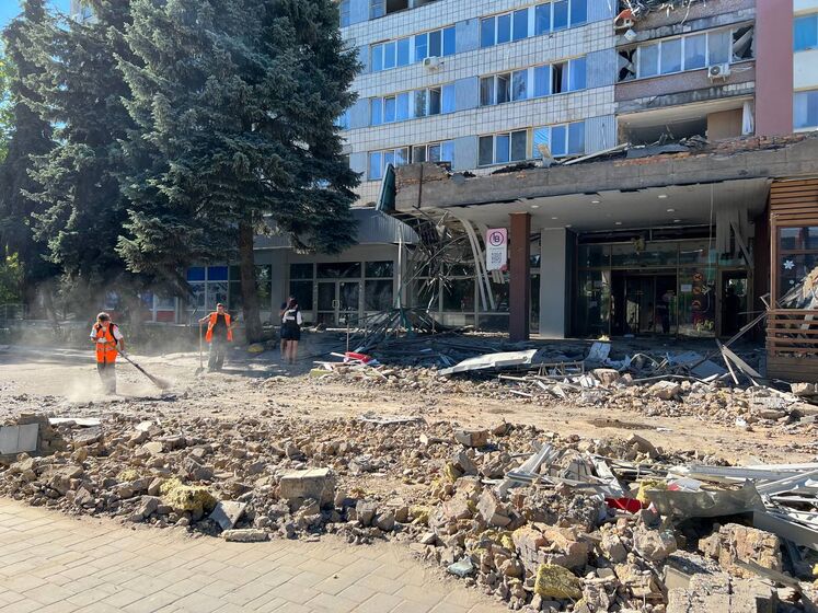 В Николаеве оккупанты обстреляли гостиницу, повреждено здание торгового центра – мэр