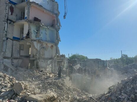 Спасатели завершили разбор завалов в Часовом Яру. От удара российской ракеты погибли 48 человек, включая ребенка