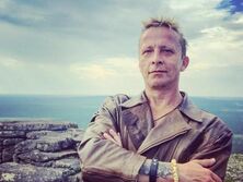 Російський режисер Качанов: Охлобистін не любив євреїв і починав зигувати. Він ніде не відбувся, навіть працюючи попом