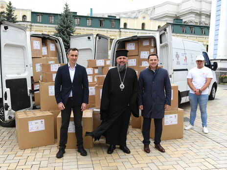 Украинская православная церковь в США передала Украине лекарства на 210 млн грн