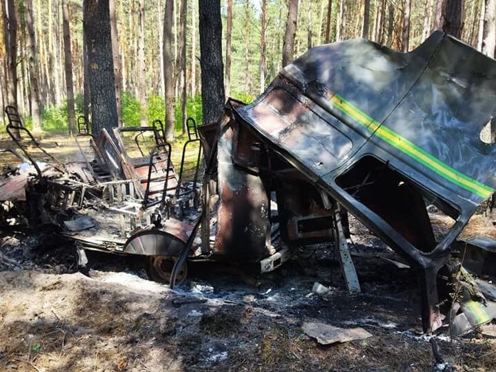 В Житомирской области на мине подорвалось автомобиль лесников – два человека погибли, шесть получили ранения