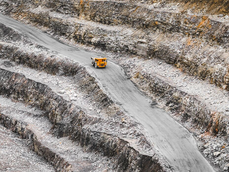 Ціна на залізну руду за тиждень опустилася нижче від $100 за тонну
