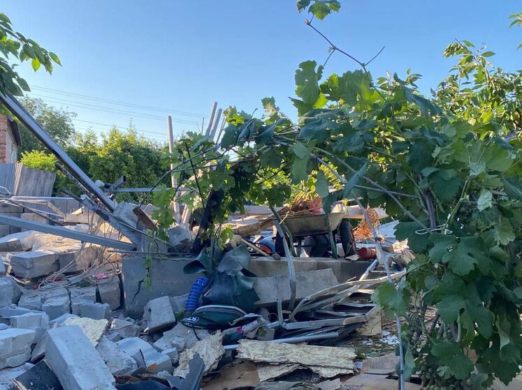 Оккупанты снова обстреляли Никополь, разрушены частные дома, повреждена больница, есть прилет в порт &ndash; ГСЧС и ОВА