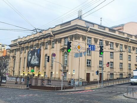 Процесс переименования театра начался в феврале после нападения РФ
