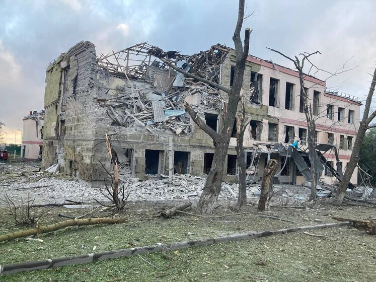 У Донецькій області внаслідок обстрілів загинула одна людина, окупанти зруйнували школи у Краматорську та Костянтинівці – ОВА