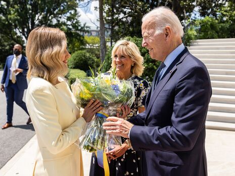 Байден зустрічав Зеленську на ґанку Білого дому 19 липня, вона зараз добре почувається, повідомили в ОП і побажали Байдену одужання