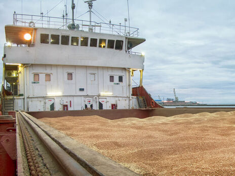 В мае Зеленский говорил, что в украинских портах заблокировано 22 млн тонн зерна, которое должно было пойти на экспорт