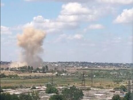 В оккупированном Херсоне прогремели взрывы, над городом виден дым – СМИ